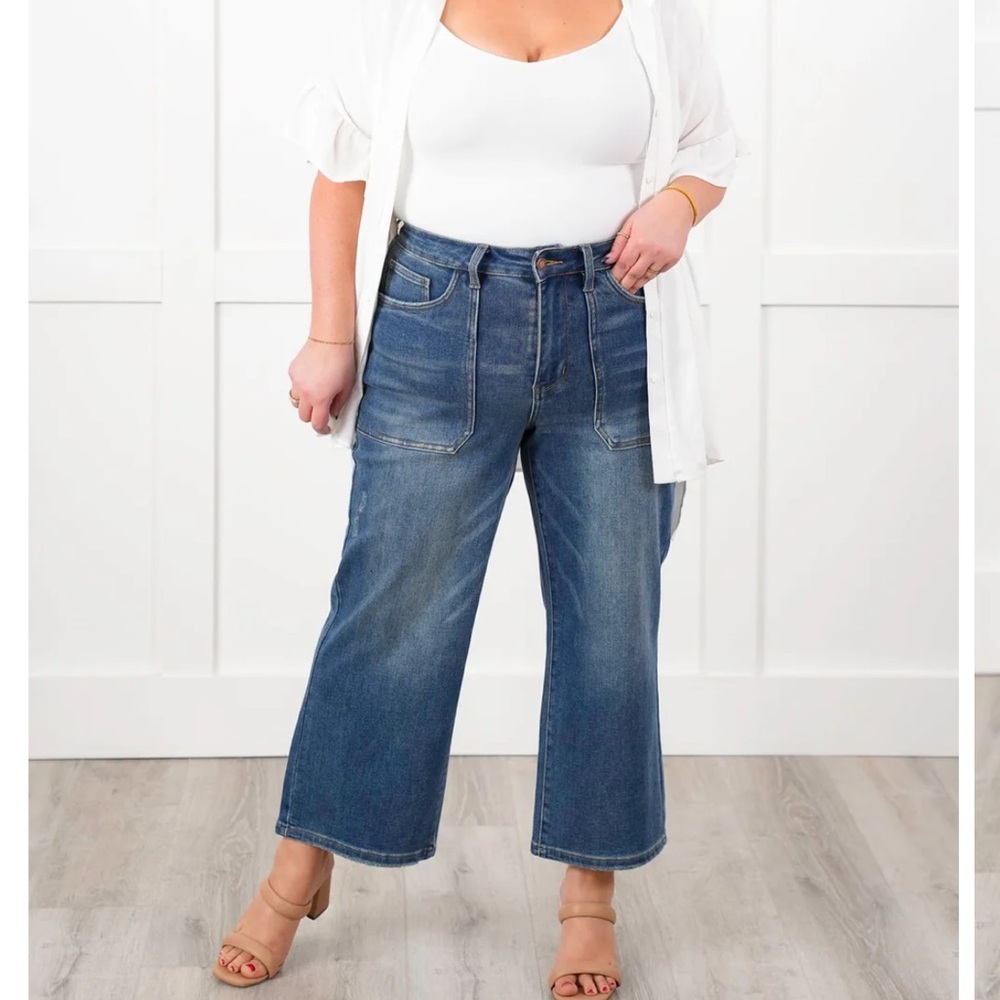 Judy Blue Medium Wash Straight Leg Jeans - Picture 5 of 15